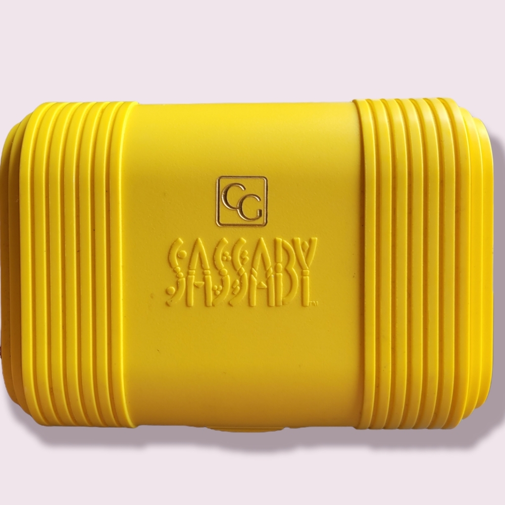 Vintage Yellow Sassaby makeup hard cover case